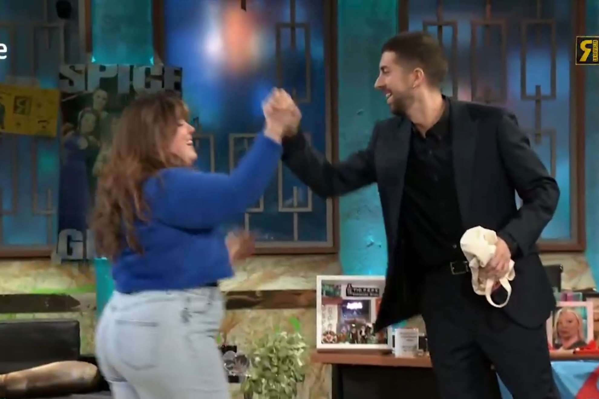 同时增加彼 同时增加彼